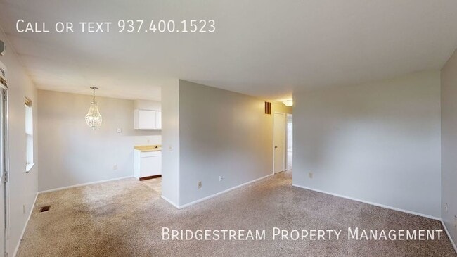 Building Photo - Charming Ranch-Level 2 Bedroom, 1 Bath Uni...