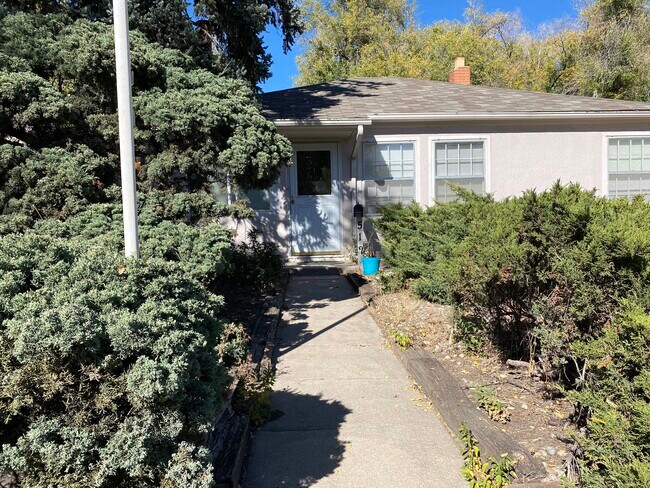 Building Photo - 512 W Uintah St