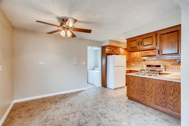 Foto del edificio - 16825 93rd Ave, Orland Hills, IL, 60487