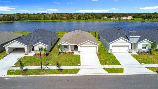 Foto del edificio - 877 Cypress Creek Run