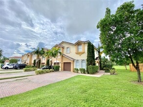 Building Photo - 990 NW 99th Ct