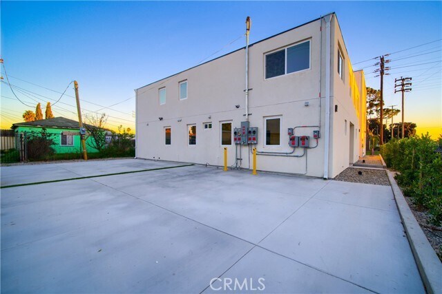 Foto del edificio - 801 E 84th Pl
