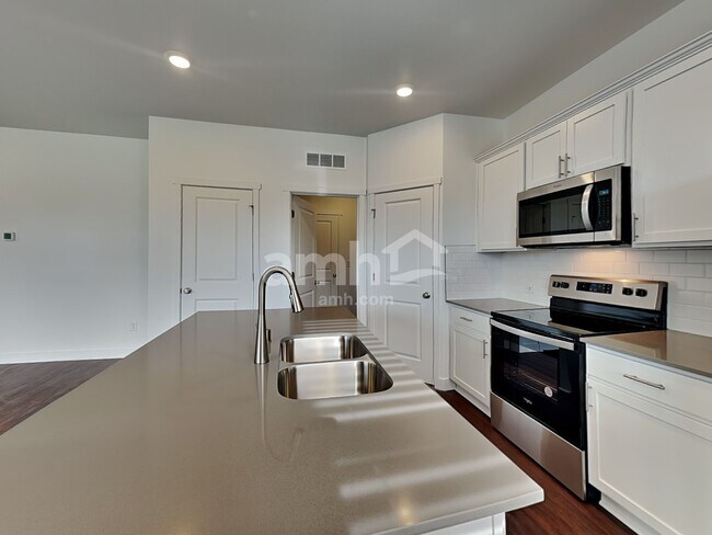 Building Photo - 4722 86th Ave NE