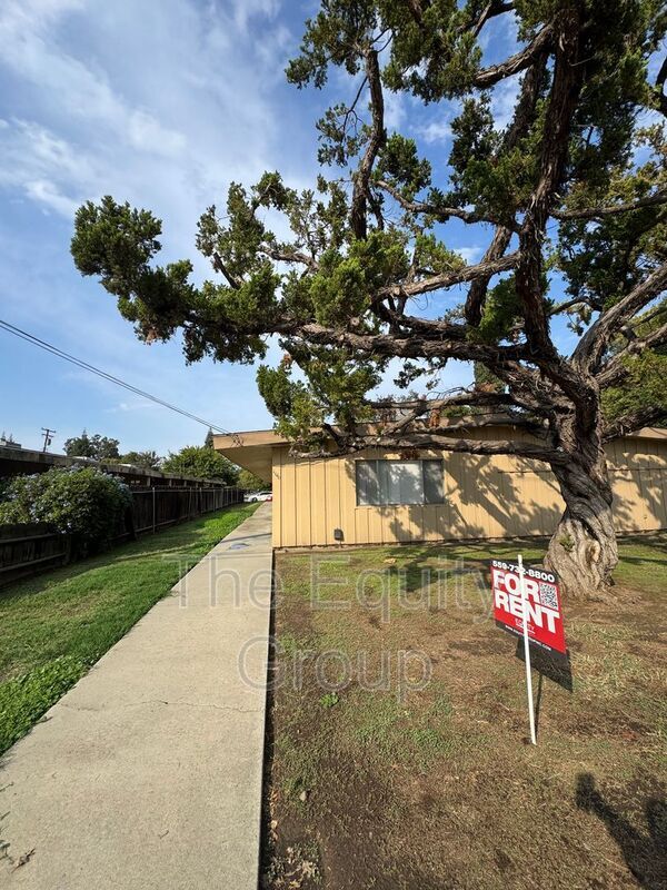 Foto principal - 1140 W Tulare Ave