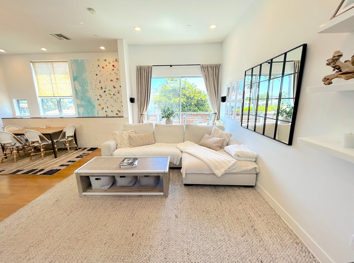 Foto principal - 11810 Washington Pl