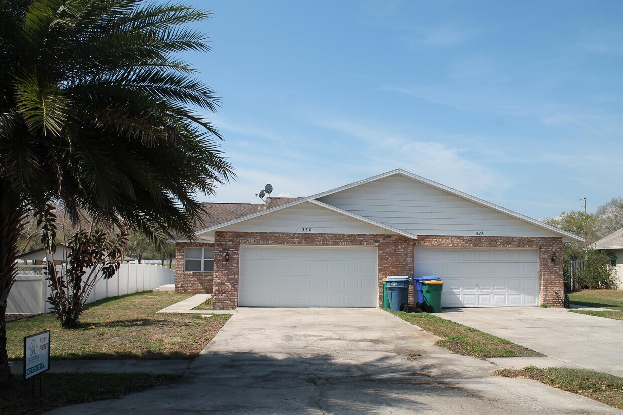 330 Woodview Dr, Tavares, FL 32778 House Rental in Tavares, FL