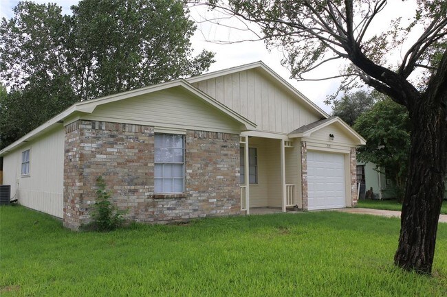 Building Photo - 2301 7th Ave N