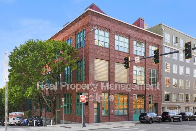 Building Photo - 66 Bell St