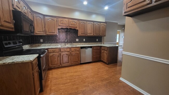 Building Photo - 8023 Jills Creek Dr