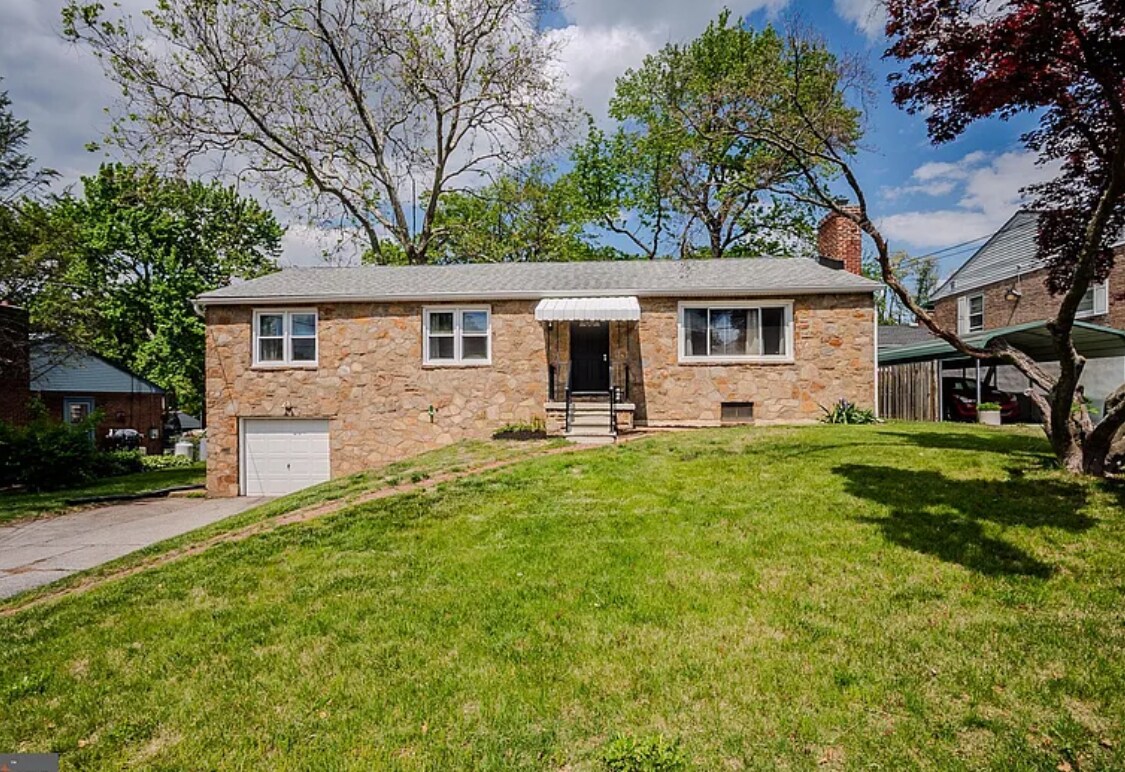 Foto principal - 409 S Lynn Dr