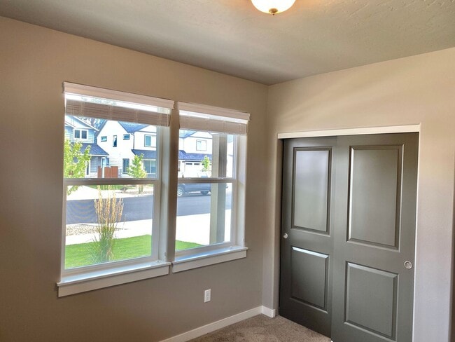 Foto del edificio - 61357 SE Matthew St