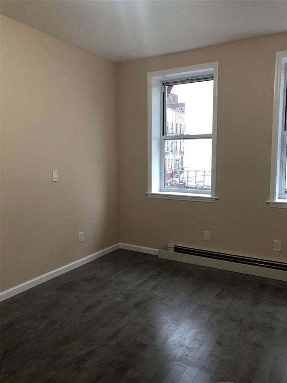 Foto principal - 187 Irving Ave