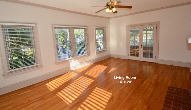 Living Room - 646 E Ridgewood St