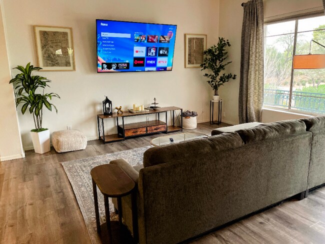 Foto del edificio - 8180 E Shea Blvd