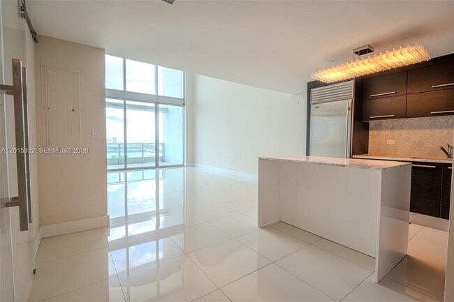 Building Photo - 900 Biscayne Blvd