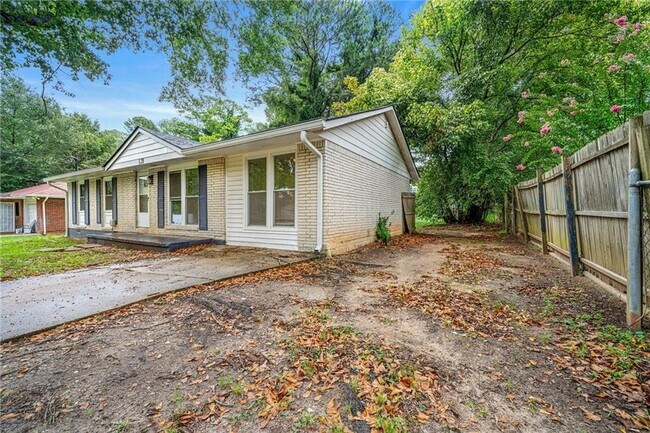 Building Photo - 128 Alexander Ct