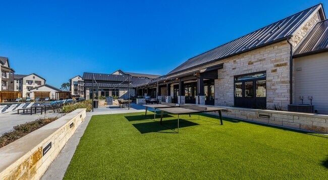 Building Photo - Sunny 3BR Retreat: Your Urban Haven in Austin