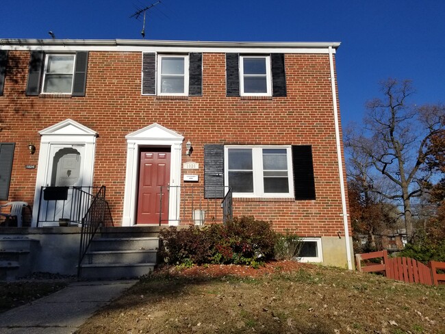 Building Photo - 1026 Dartmouth Rd