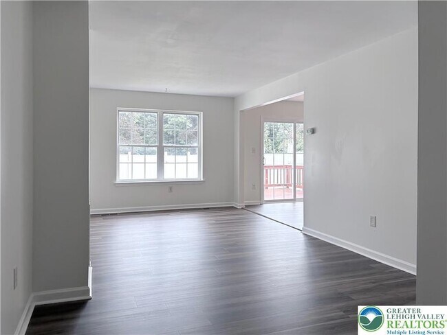Building Photo - 6411 Pioneer Dr