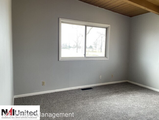 Building Photo - 3 br, 1 bath House - 2805 Niobrara