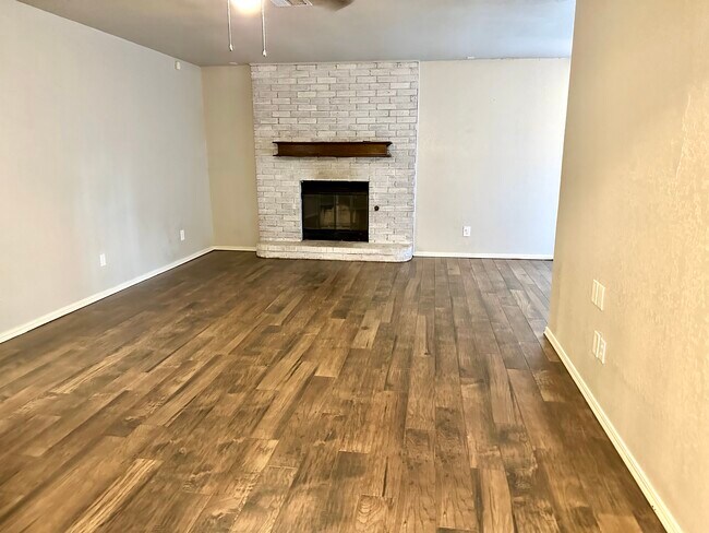 Photo - 1804 SE 8th St House