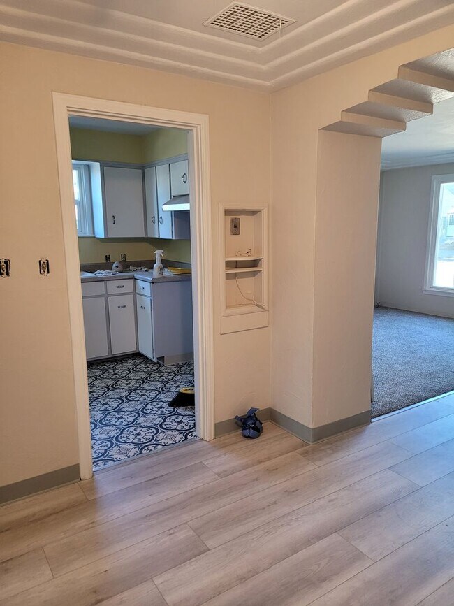 Foto del edificio - Supper cute 3 bedroom 1 bath house. This house has lots of charm.  The upstairs is one big bedroo...