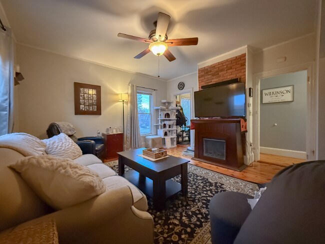 Photo - 173 Elm St Apartment