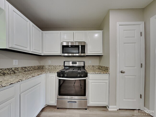 Foto del edificio - 4529 Sawnee Trl NW