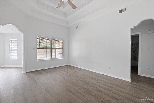 Building Photo - 3234 Valle Cir