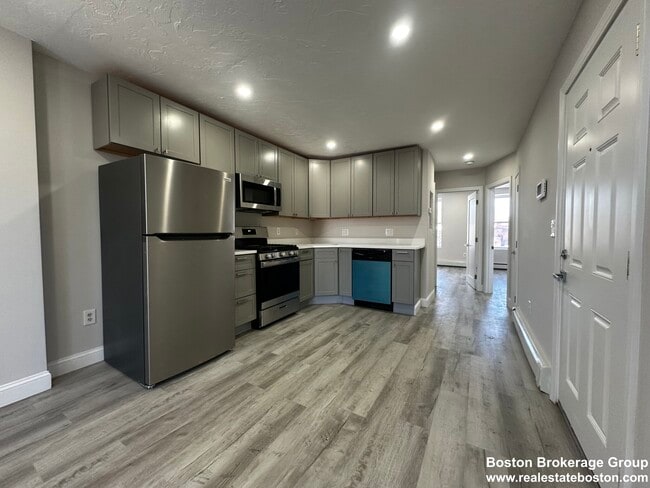 Building Photo - 90 Hammond St