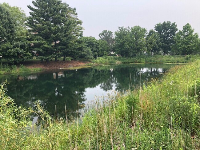Foto del edificio - 1952 Crenshaw Cir