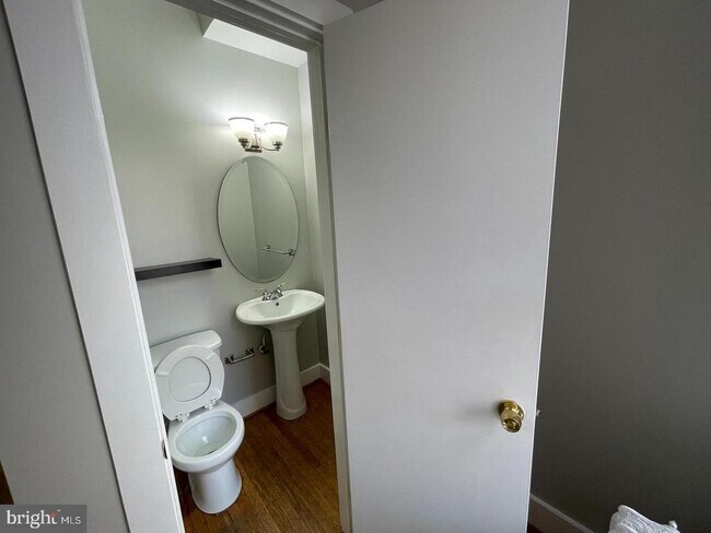 Foto del edificio - 1829 Ontario Pl NW