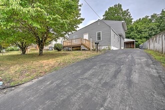 Building Photo - 1806 Anderson St