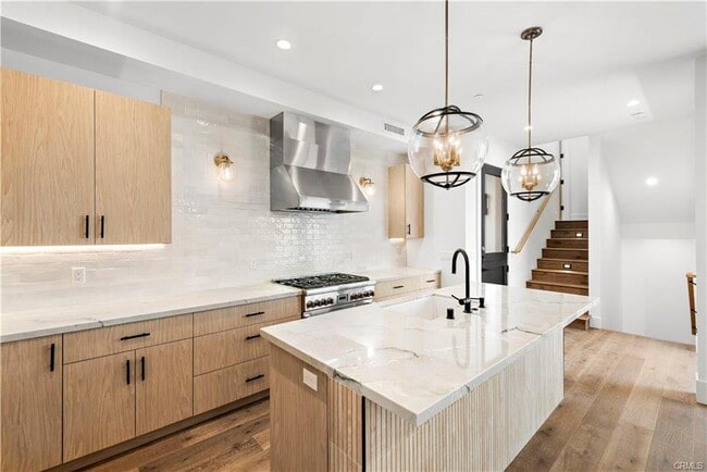 Building Photo - 515 Jasmine Avenue, Newport Beach, CA 9262...