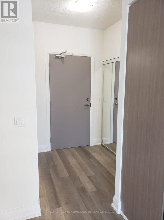 Photo du bâtiment - 3121 Sheppard Ave E