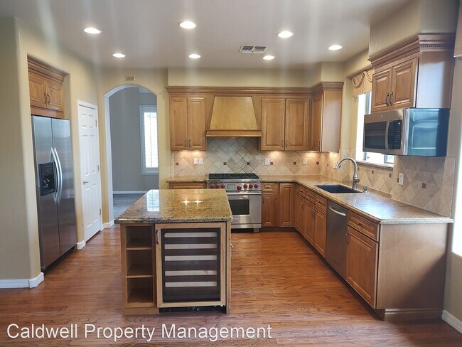 Foto del edificio - 3 br, 3 bath House - 22063 N. 77th Street