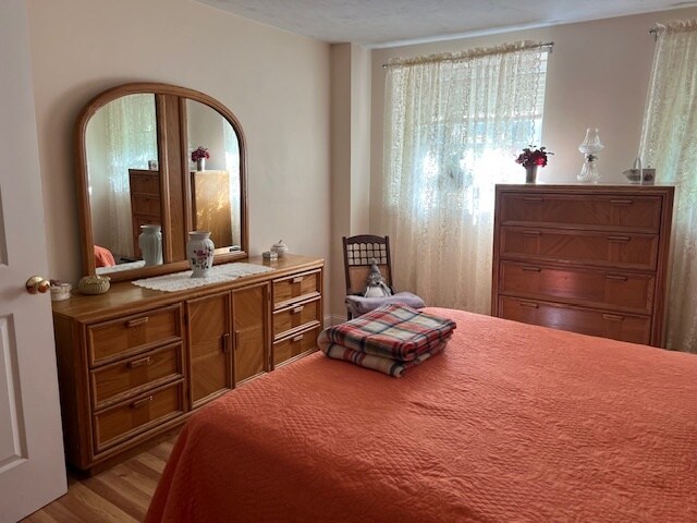 Bedroom with 2 windows and one large closet - 812 Foundry St