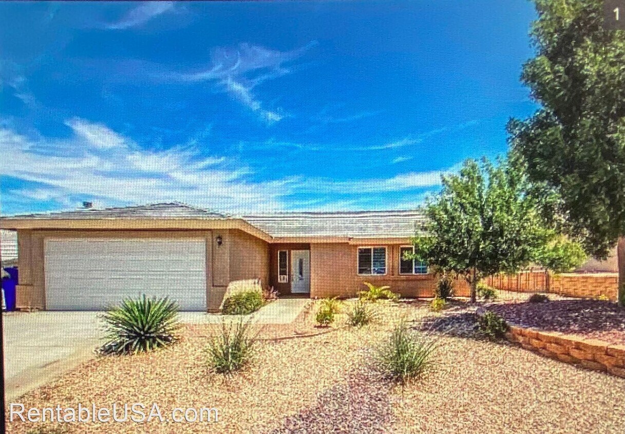 Foto principal - 4 br, 2 bath House - 13932 Topmast Dr