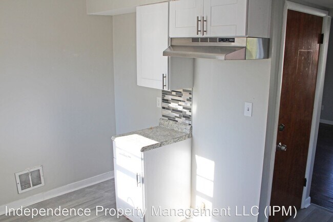 Building Photo - 3 br, 1 bath House - 247 N Cherrywood Ave