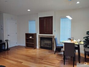 Building Photo - 970 La Costa Ct