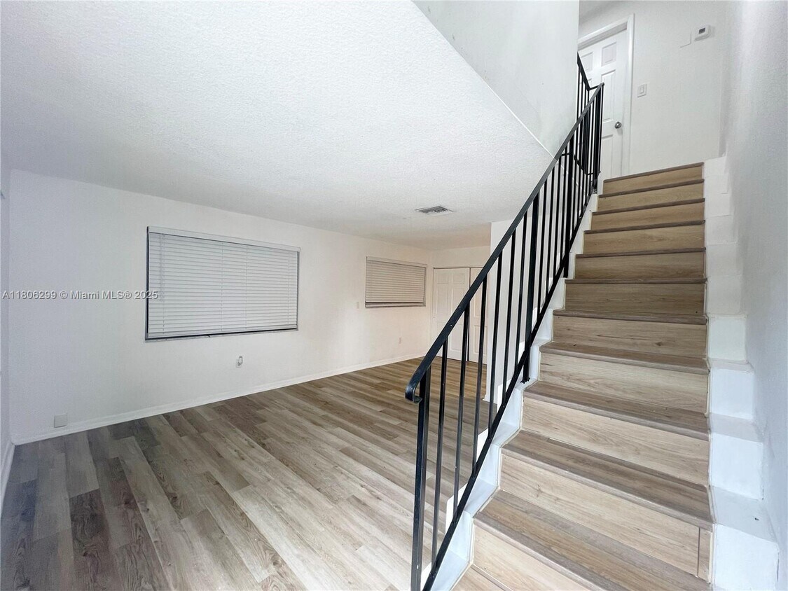 Primary Photo - 65 NE 59th St