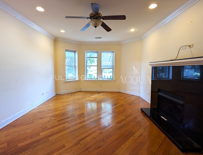 Building Photo - 6937 N Oakley Ave