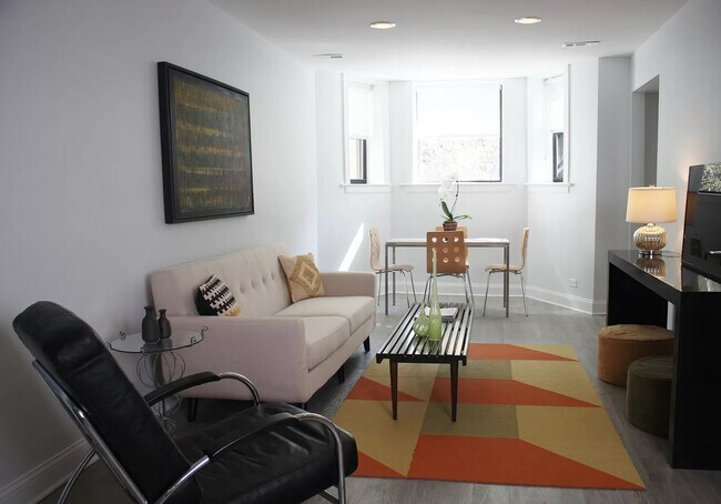 Foto del edificio - 712 W Briar Pl