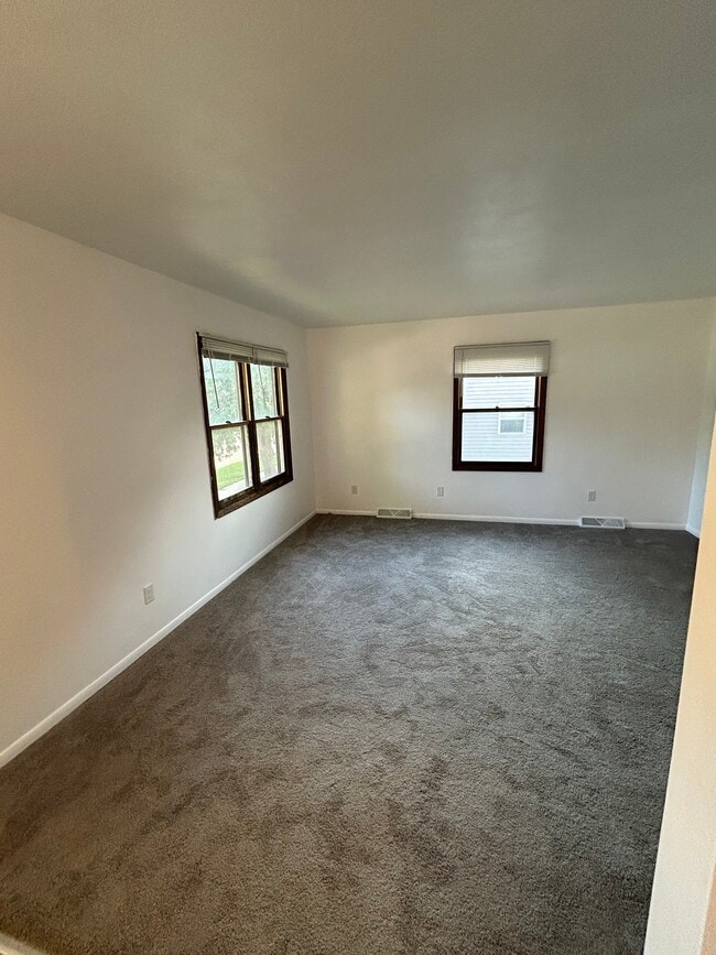 Building Photo - 1050 Van Buren Ave