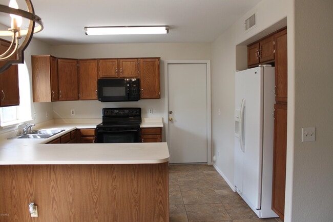 Building Photo - 1017 W Redondo Dr