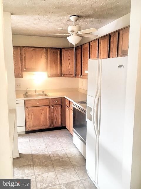 Foto del edificio - 2145 Wainwright Ct