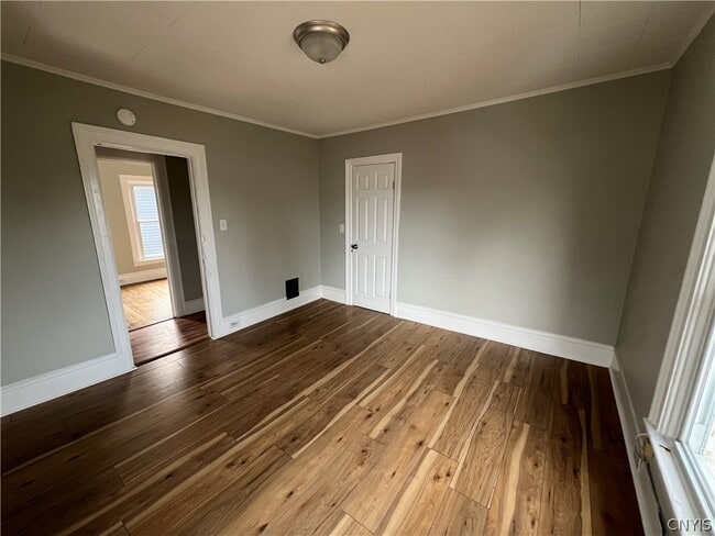 Building Photo - 108 5th Ave