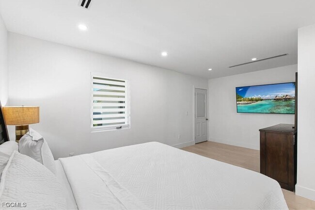 Foto del edificio - 1225 Fruitland Ave