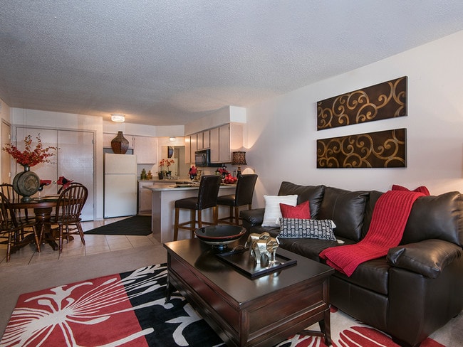 Living Room - The Links on Memorial I/II
