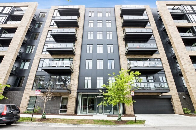 Foto del edificio - 1701 W Webster Ave